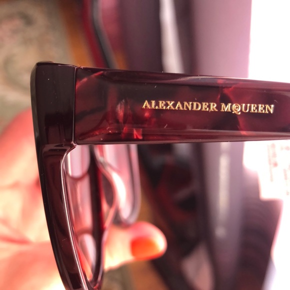 Alexander McQueen - Picture 3 of 8